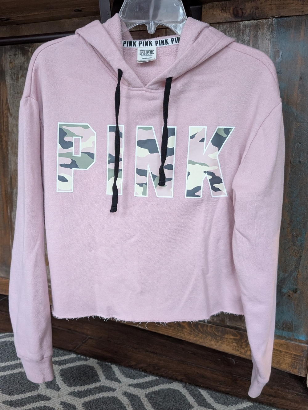 PINK IsVictoria's Secret Pink Cropped Hoodie Camo Print Logo - Women's Small